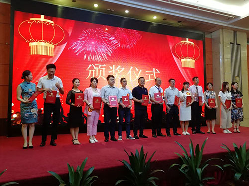 湖南妙能電器有限公司,多功能電暖餐桌,取暖桌價格,電暖茶幾批發(fā),電暖方桌,取暖桌